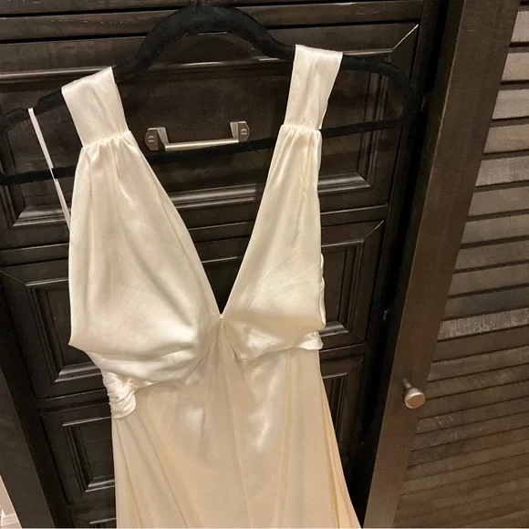 Reformation Viera brand new size 0 Bridal Wedding Silk Gown halter top Ivory - Picture 4 of 14